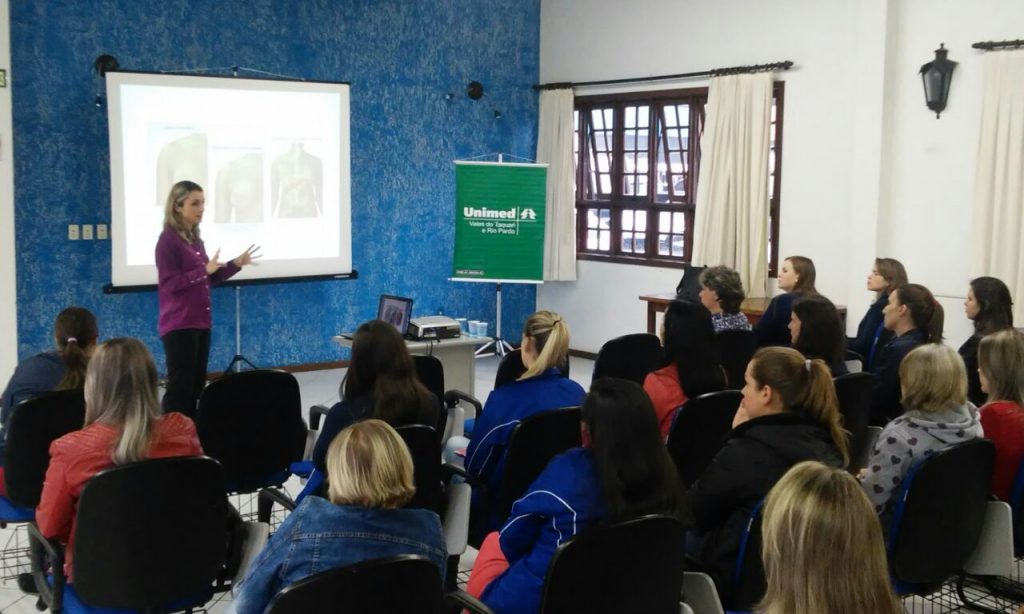 Clínica de Oncologia Unimed VTRP palestra com a médica Bruna Fischer Baldissera